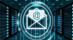 从2013年开始Intel的重点改成数据中心，所以PC就挤牙膏咯